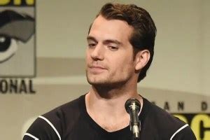 Henry Cavill Recalls Love Scene Erection: ‘I Had to ...